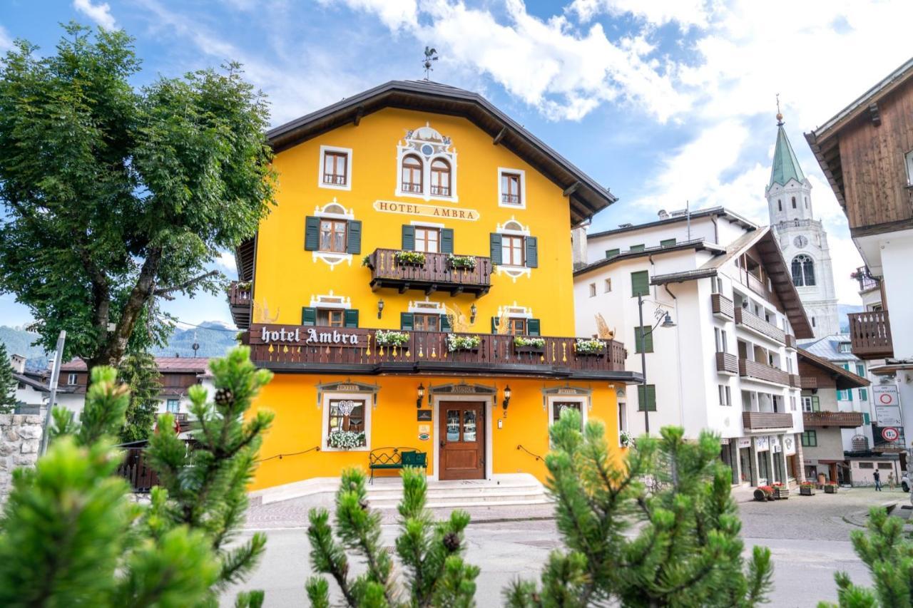 Ambra Cortina Luxury&Fashion Hotel Cortina dʼAmpezzo Exterior foto