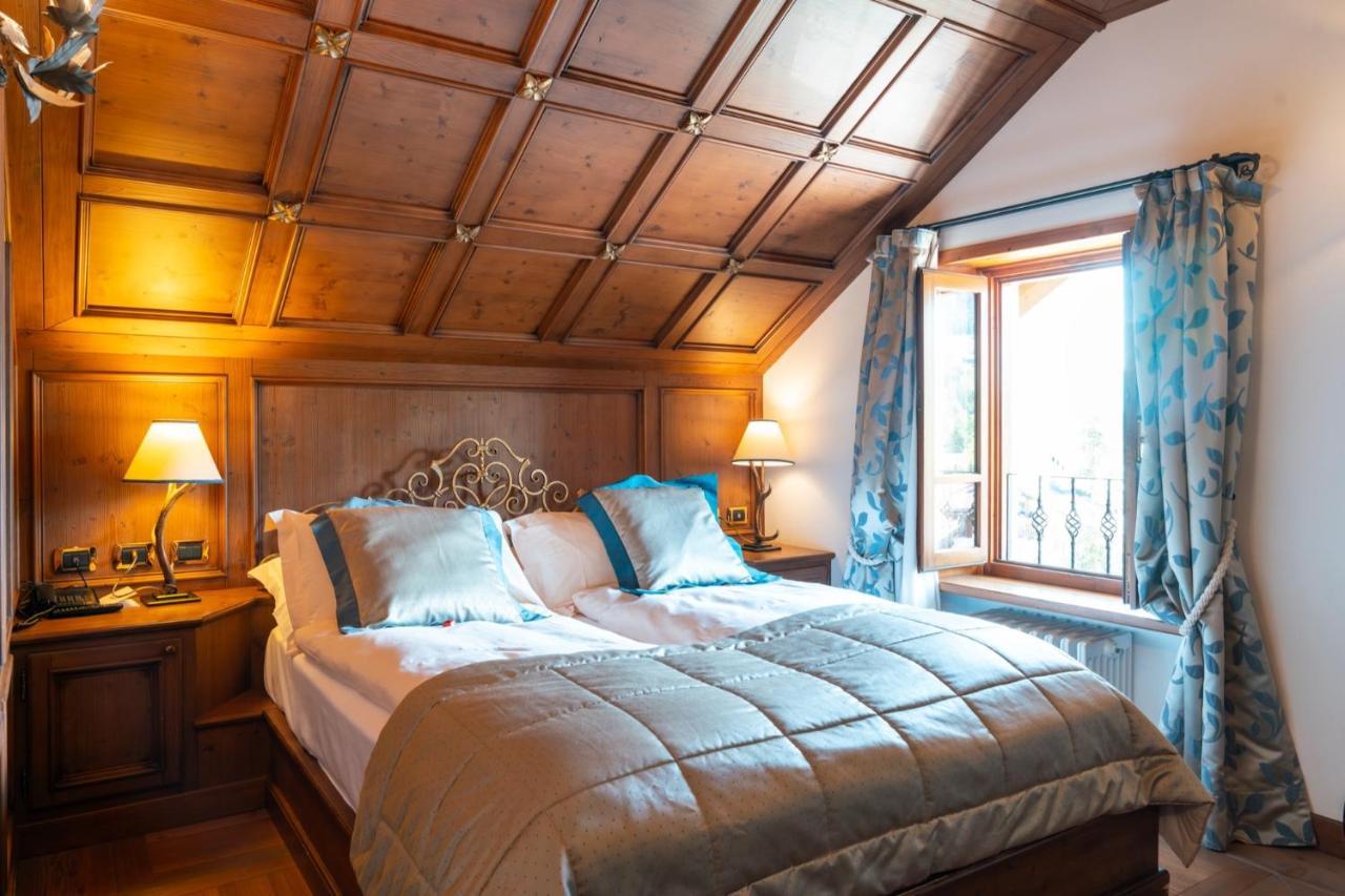 Ambra Cortina Luxury&Fashion Hotel Cortina dʼAmpezzo Exterior foto